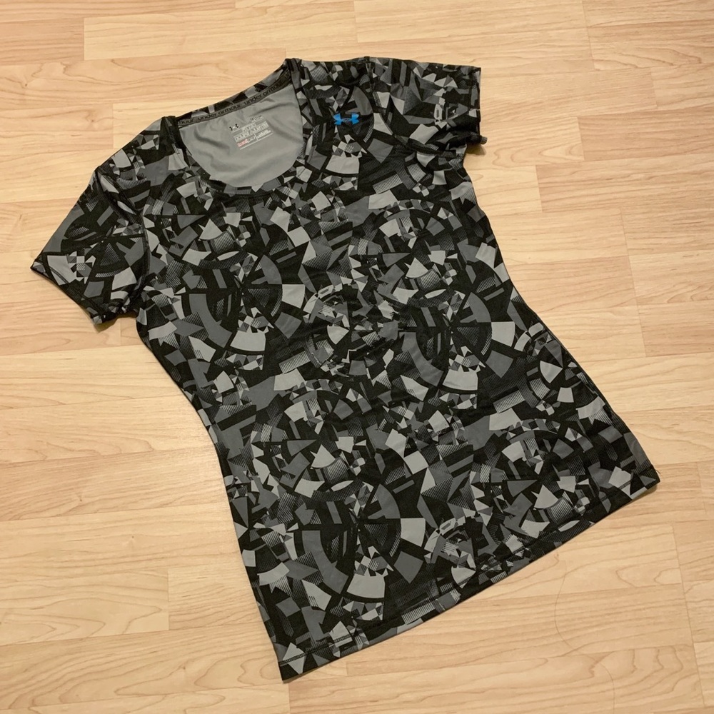 UNDER ARMOUR Black & Gray Fitted Heat Gear Top